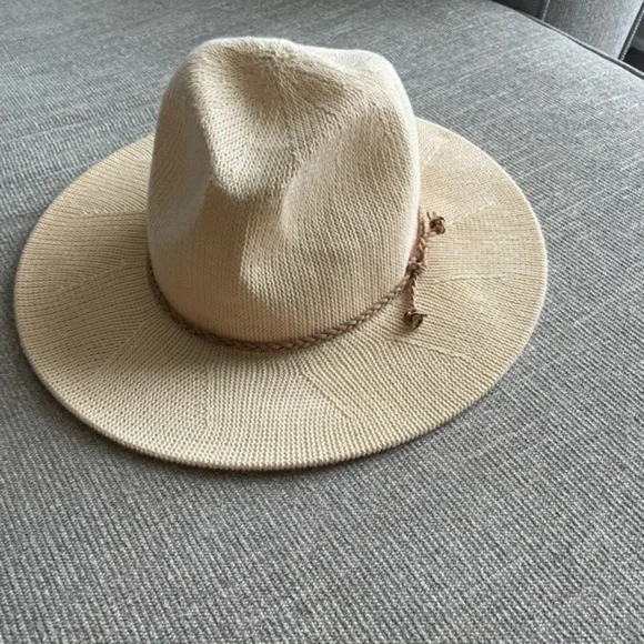 Jessica Simpson Cream Tan Hat