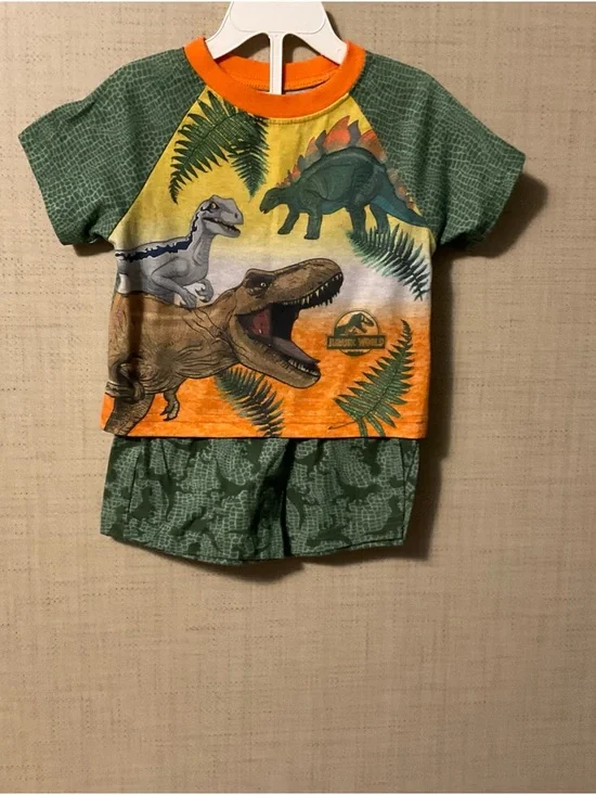 Jurassic World Boys' Green & Orange Dino Pajama Set