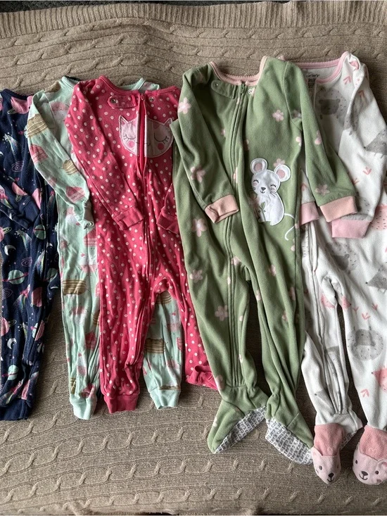 EUC Carter’s 5pc Baby Girl Pajama Bundle, 24 Months