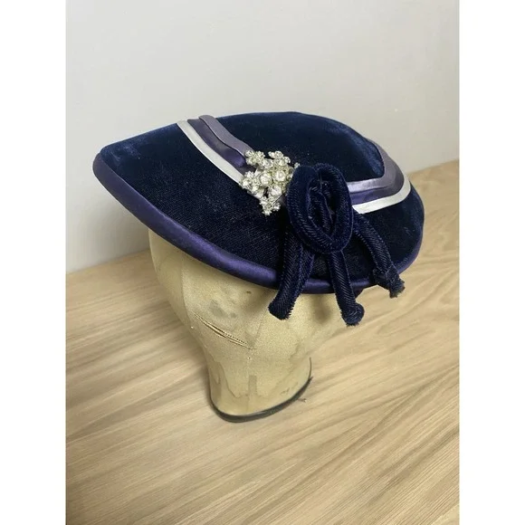 VTG Navy Blue Velvet Women's Hat With Satin Trim 40's/50's Rhinestone Bow EUC