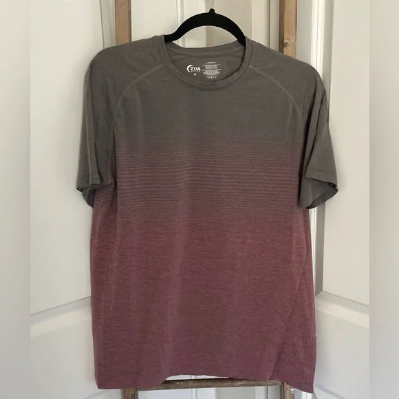 NWOT - Men’s ZYIA - Short Sleeve T-Shirt - Size Large