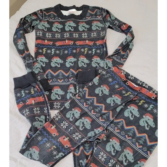 hanna andersson pajamas kids SZ 6-7 holiday‎ dinosaurs top and bottom set