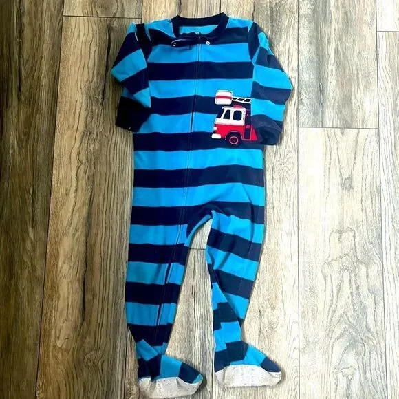 3/$15 Fire Truck Pajamas 🚒