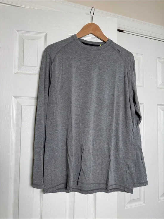 Lightweight Grey Tasc Long-Sleeve Performance Shirt - Bamboo size M