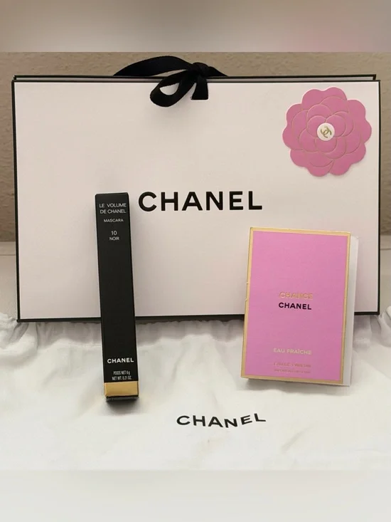 CHANEL Black Le Volume de Chanel Mascara with Chanel Chance sample