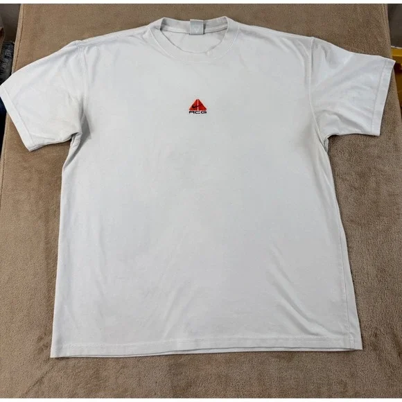 Nike ACG T-Shirt Mens Size Large Off White Embroidered Logo SS Casual Light DM