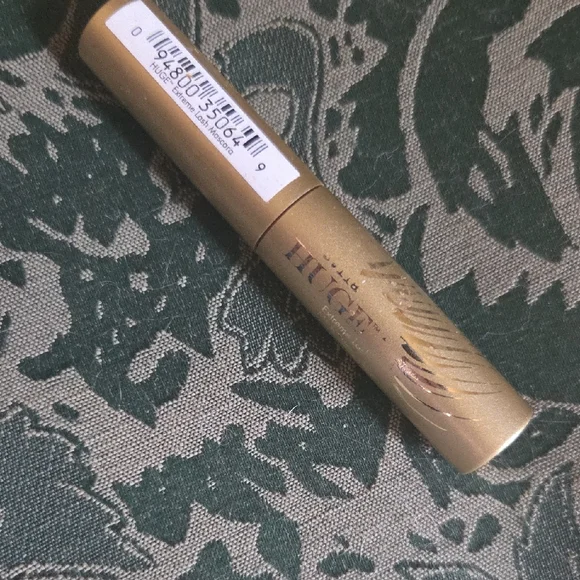 Stila HUGE High Impact EXTREME LASH Mascara - Black, Mini NWT