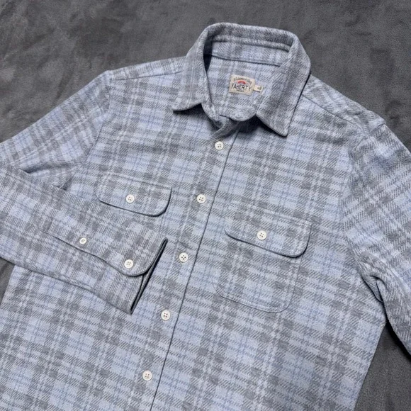 Faherty Legend Sweater Shirt Mens Medium Blue Grey Knit Flannel Stretch Button