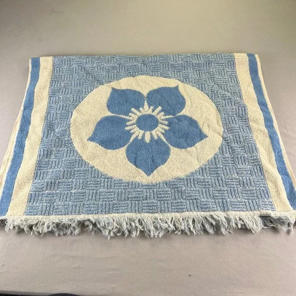 Vintage Cannon Monticello Blue White Floral bath Cotton Fringed Reversible