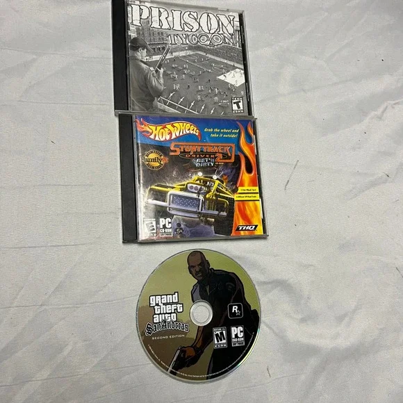 Hot Wheels Stunt Track Driver 2 Prison Tycoon PC‎ CD-ROM Grand Theft Auto Bundle