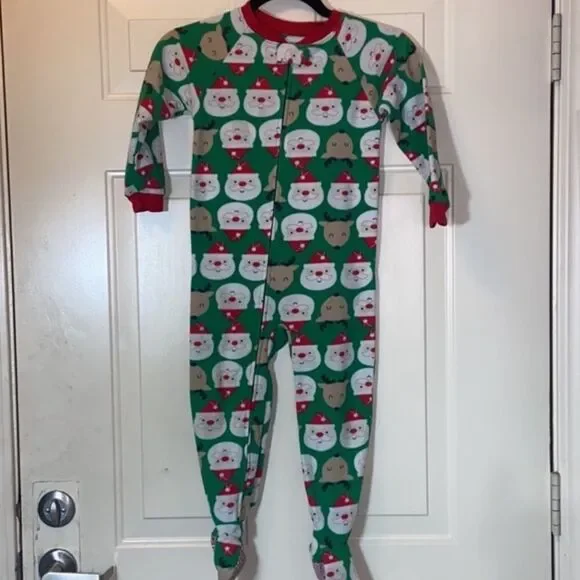 10/$50  JUST ONE MADE BY CHRISTMAS CARTER’S SIZE 4T