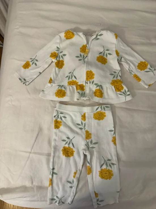 Carter’s Marigold Floral 2-Piece Outfit Set | 6 Months