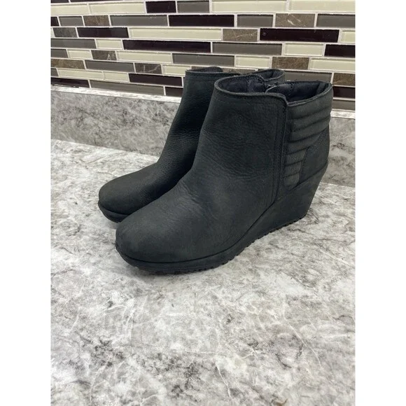 Merrell Tremblant Wedge Waterproof Booties Womens 9.5 Black Leather Side Zip
