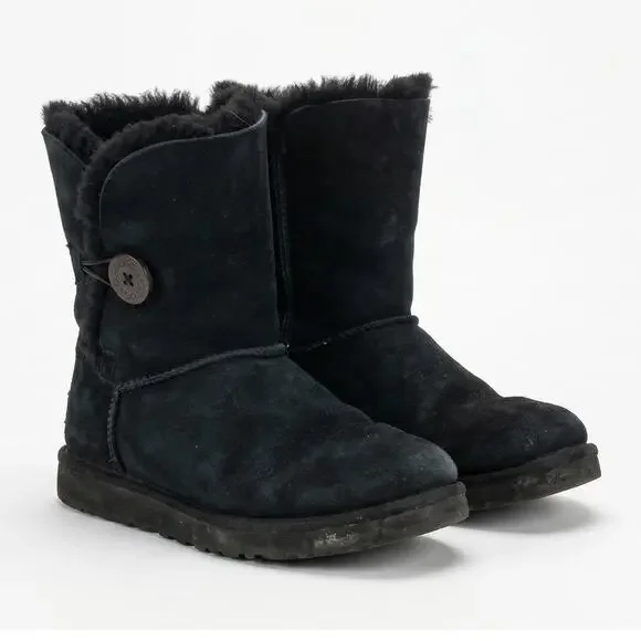 UGG Womens 8 Minimalist Outdoors Y2K Boho Sheepskin Suede Bailey Button Boots