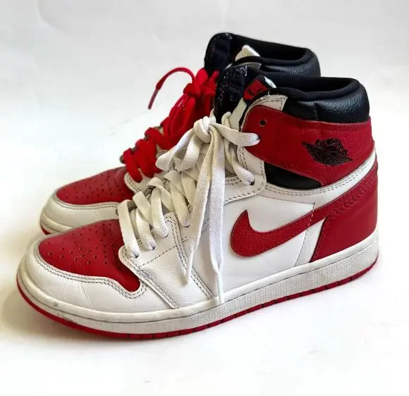 Nike Retro 1 Air Jordan Mid Sneakers Red Black White Size 7 Youth/8.5 Women