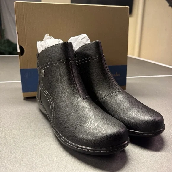 Clarks‎ Ashland Mabel Women's Boot Sz 8.5 Brand New With Box