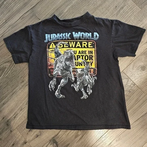 Kids sz S Black Jurassic World‎ Short Sleeve Tee Dinosaur Graphic Raptor Animal
