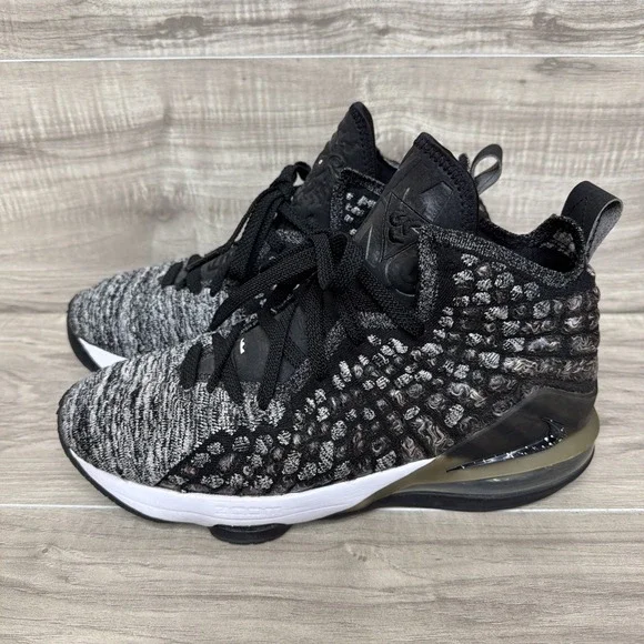 Nike LeBron 17 Boys Size 6.5Y Black Athletic Running Basketball Shoes Oreo