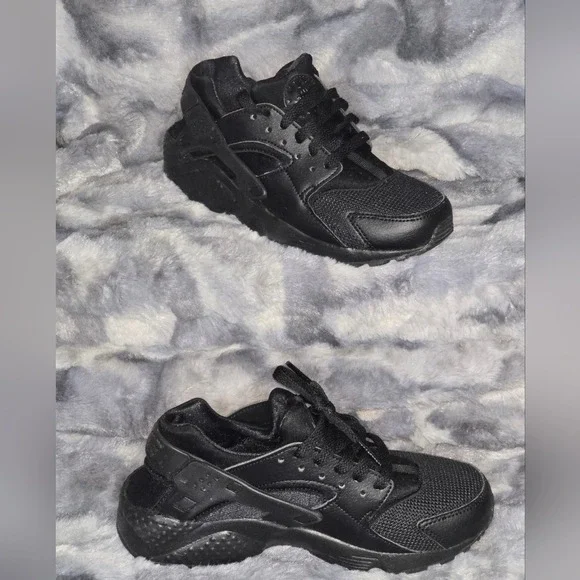 NWB Nike‎ Huarache Run GS Black Sneakers 654275-016 Kids SZ 4.5