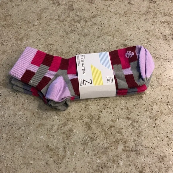 NWT Z by Zella 2 Pair Grey/Purple/Pink Crew Socks