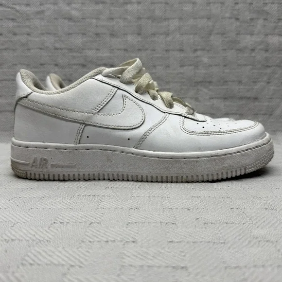 Nike Air Force 1 Low LE Triple White GS Kids Size 5.5y DH2920-111