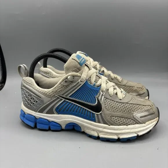 Nike Vomero Zoom 5 Silver Blue Athletic Shoes HF6998-105 Youth Size 4