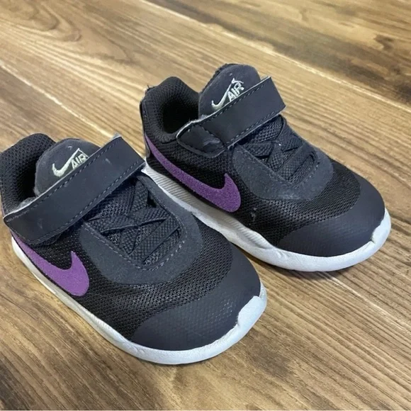 Nike Team Hustle D 10 Lil‎ Bugs baby/toddler shoes