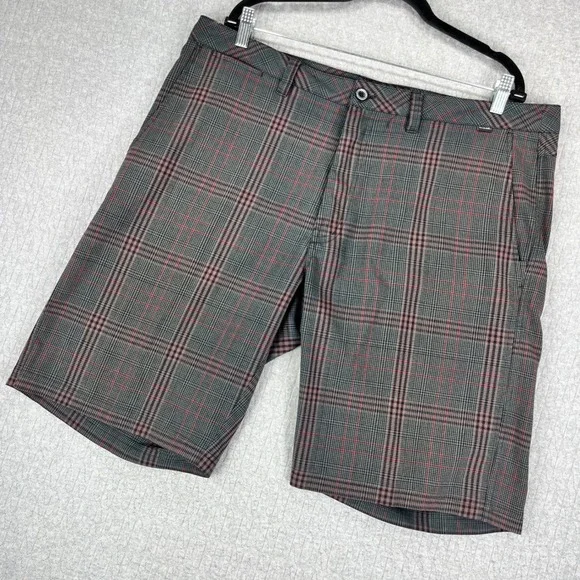 Travis Mathew Golf Shorts Mens 38 Grey Red Plaid Glen Check Performance Stretch