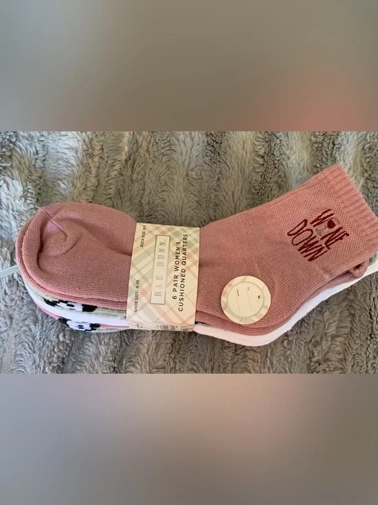 Rae Dunn 6-Pack Women’s Cushioned Quarter Socks - Wine Themed