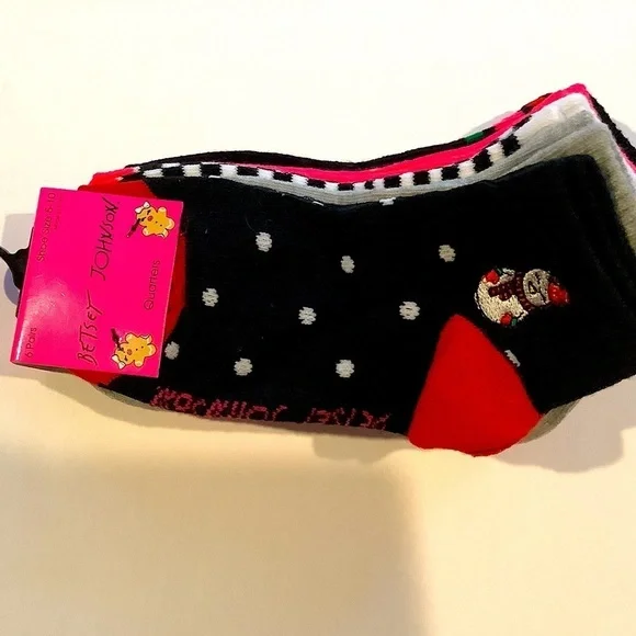 Betsey Johnson Christmas Holiday Quarters Socks 6 Pairs New
