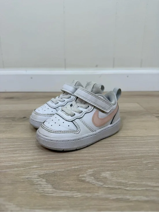 Nike Toddler Court Borough Low Sneakers