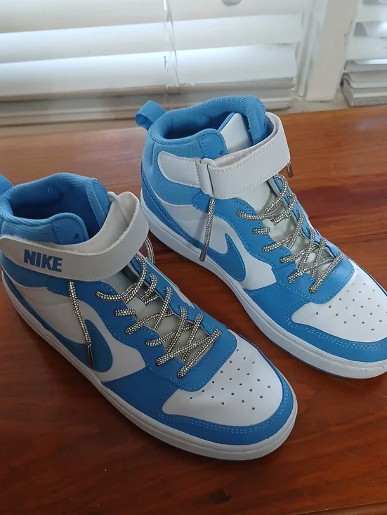 Nike Youth Size 6 High-Top Sneakers
