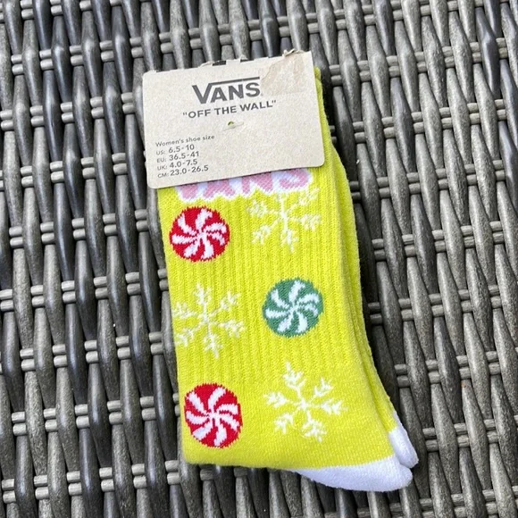 VANS “Off The Wall” Women’s socks   NWT