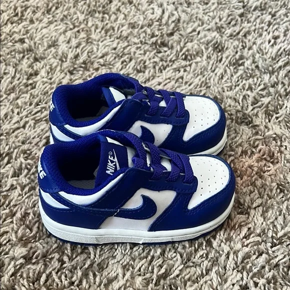 Nike Kids Low-Top Sneakers in Blue and White
