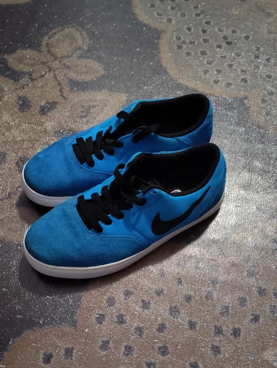 Nike Sb  Bright Blue Low-Top Sneakers with Black Swoosh4.5 $60