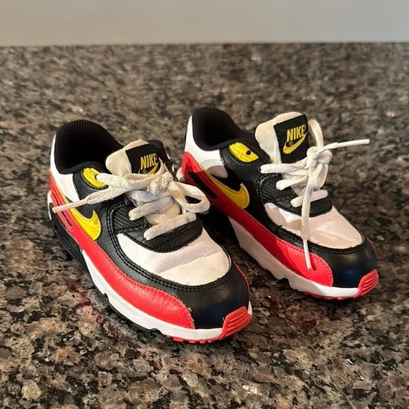 Nike Black and Red Sneakers Air Max Design EUC 10C