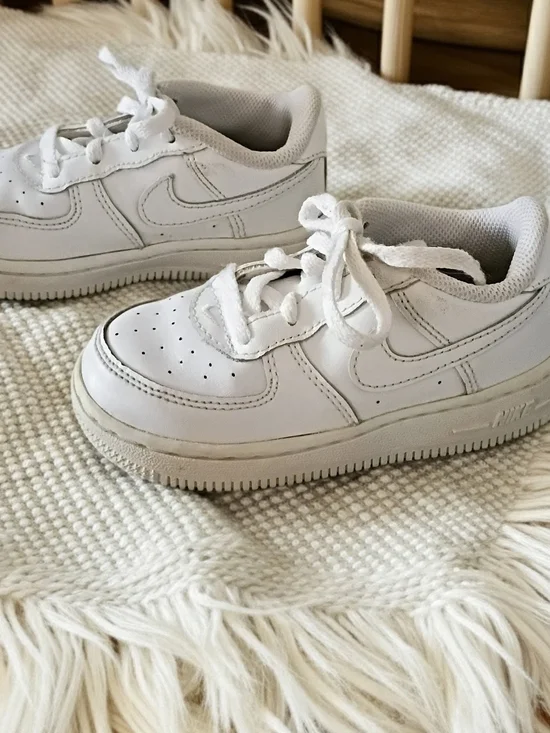 Nike Kids White Athletic Sneakers - Classic Low-Top