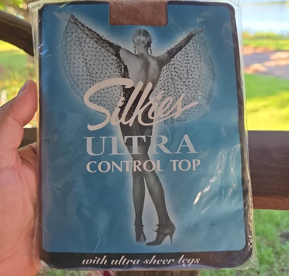 Silkies Ultra Control Top Ultra Sheer Leg Pantyhose In Nude Size Large