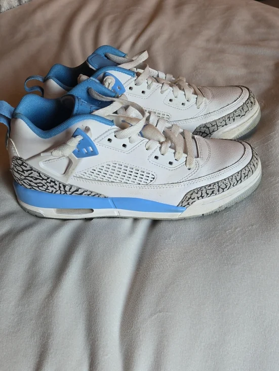 Nike Air Jordan Spizike Low Youth Basketball Sneakers