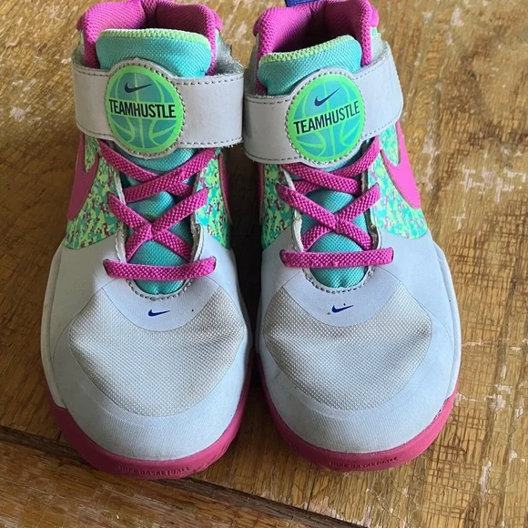 Nike Team Hustle Kids Sneakers - Pink and Teal