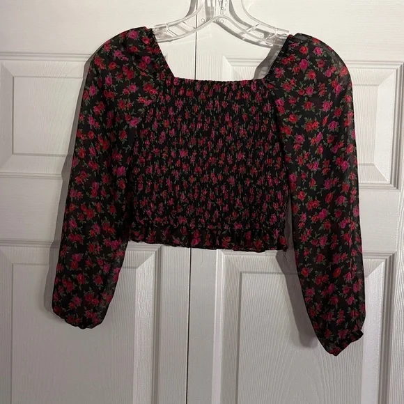 Art Class Girls' M (8) Black & Red Rose Print Smocked Sheer Sleeve Chiffon Top