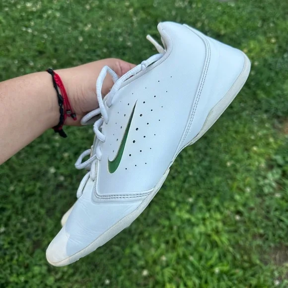 Nike NON-MARKING White and Green Shoes