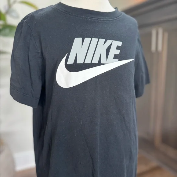 Nike Black Short Sleeve Tee with Iconic Swoosh Medium