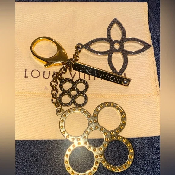 AUTHENTIC LOUIS VUITTON TAPAGE KEYCHAIN - BAG CHARM WITH DUSTBAG