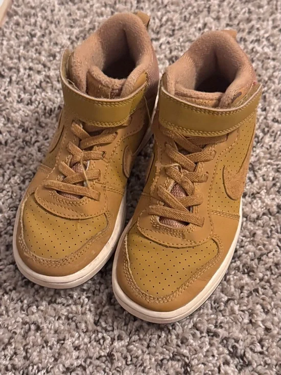Nike Kids' High-Top Sneakers in Wheat/Tan