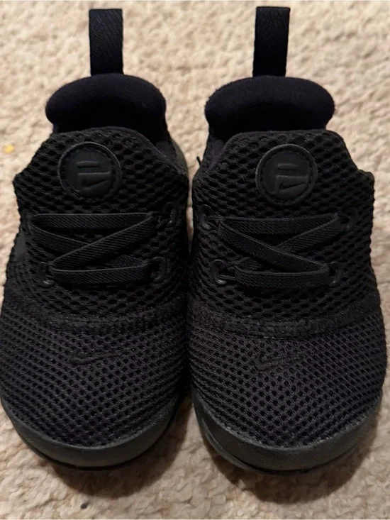 Nike Kids Black Mesh Slip-On Sneakers