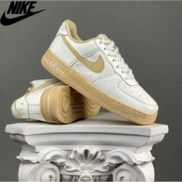 Nike  AIR Force  WMMS 1’07 White and Tan Sneakers