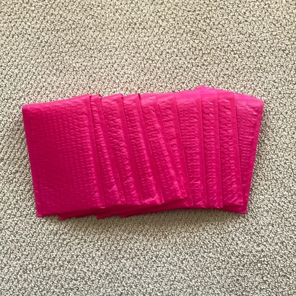 10 Pack Bubble Mailers Hot Pink 7.25” by 4.75” Self Seal Poly Bag Tear Proof NEW