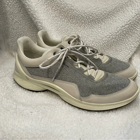 Ecco Biom Fjuel Perforated Athletic Sneaker Women's 41/10 US Gray Ivory