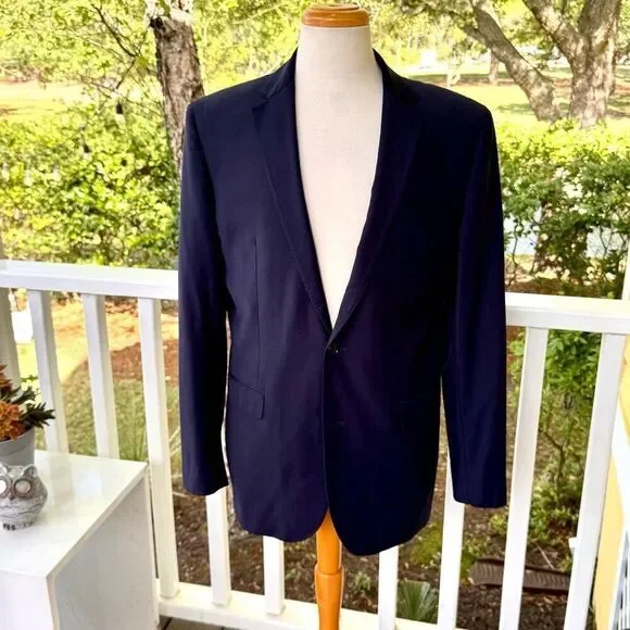 Brooks Brothers Explorer Milano Fit Navy Blue 2 Button Blazer. Size 42 Long.